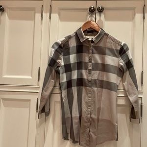 Burberry Brit blouse size XS. 3/4 sleeve